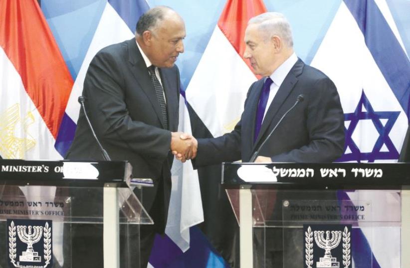 Rencontre entre le Premier ministre israélien et Sameh Shoukry, en juillet à Jérusalem (photo credit: REUTERS)
