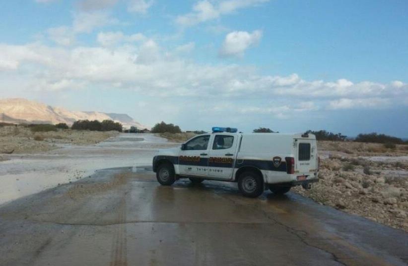 Israel police, Route 60 towards the Dead Sea flooded on Wednesday (photo credit: POLICE SPOKESPERSON'S UNIT)