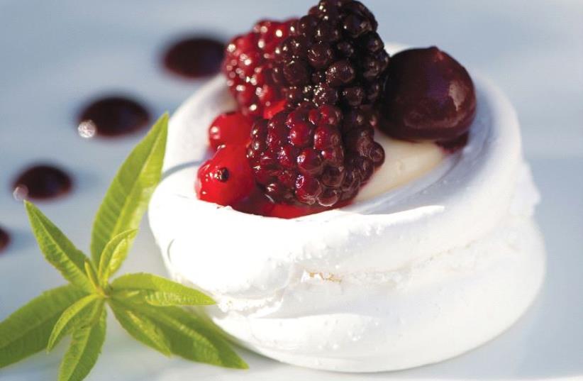 Pavlova with crème pâtissière and berries (photo credit: ODED MAROM)