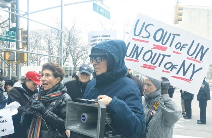 NY protestors demonstrate against UN resolution 2334 (photo credit: DANIELLE ZIRI)