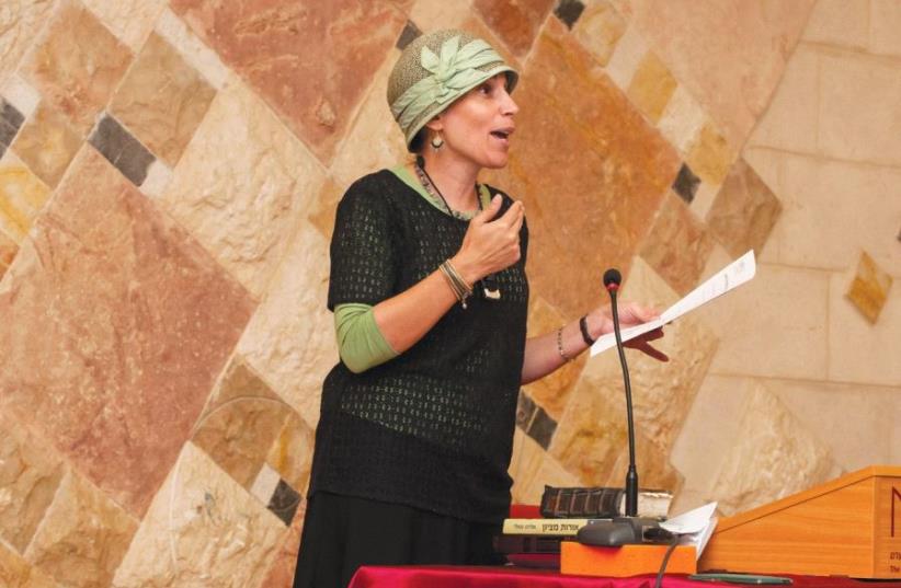 SHANI TARAGIN, educational director of the Bellows Eshkolot Institute of Matan, the Sadie Rennert Women’s Institute for Torah Studies, lectures recently on innovative topics in women’s Bible and Judaic studies. (photo credit: Courtesy)