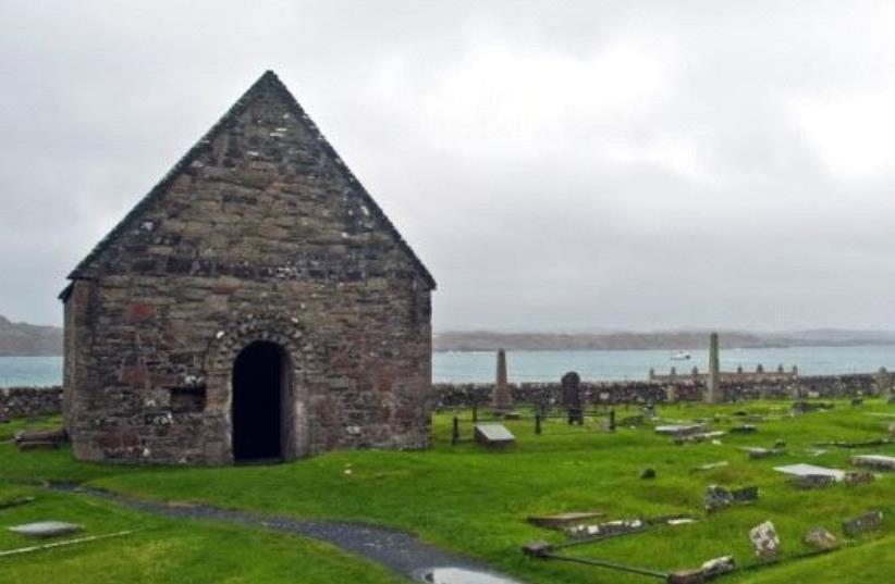 A chapel in Iona, Scotland (photo credit: Wikimedia Commons)