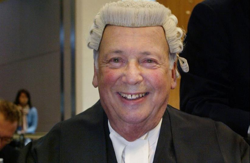 Sir Elihu Lauterpacht in 2003 at the opening of the International Tribunal for the Law of the Sea in Hamburg (photo credit: REUTERS)
