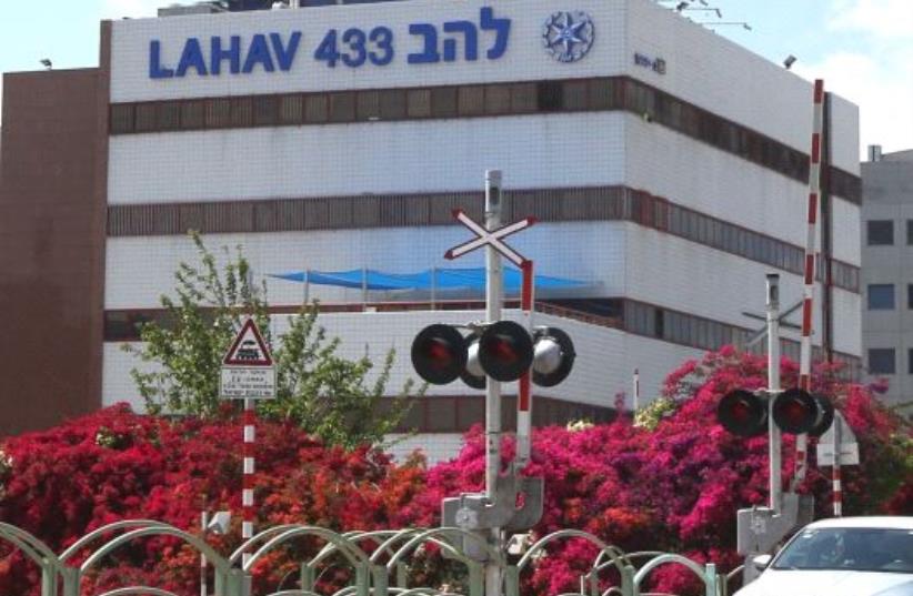 Lahav 433  (photo credit: MARC ISRAEL SELLEM)