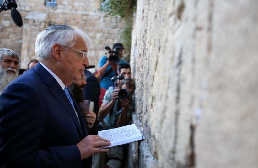 David Friedman at the Western Wall, May 15, 2017 (photo credit: MARC ISRAEL SELLEM/THE JERUSALEM POST)