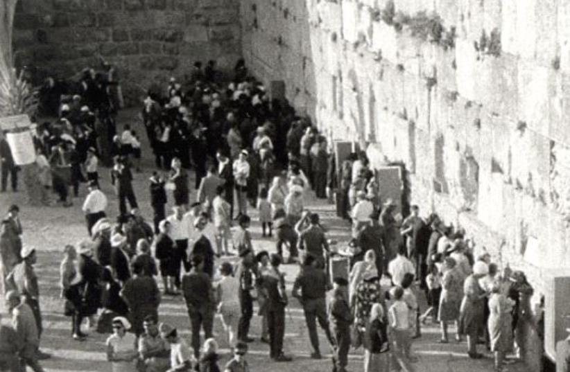 Israelis visit the Western Wall in 1967 after its opening to the public following the Six Day War (photo credit: R. M. KNELLER/JERUSALEM POST ARCHIVES)