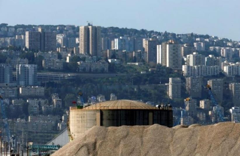 Haifa Chemicals' ammonia tank, Israel's largest ammonia tank, is seen in the Haifa bay area (photo credit: REUTERS/BAZ RATNER)