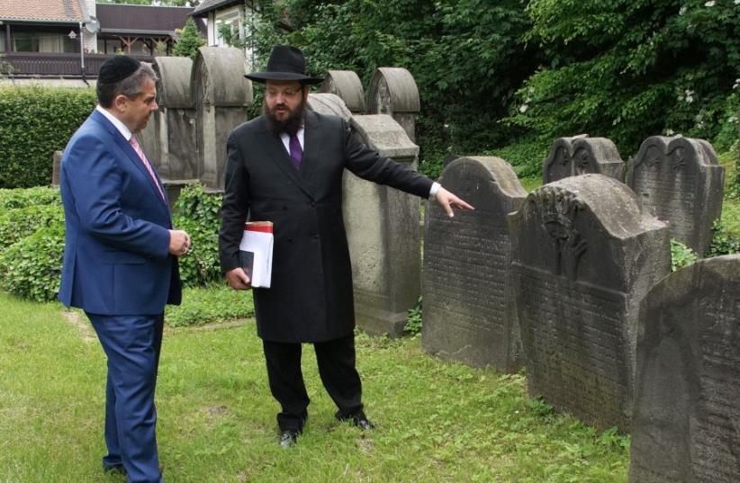 German Foreign Minister Sigmar Gabriel and Rabbi Yehuda Teichtal  (photo credit: ALEXANDER TIMANOV)
