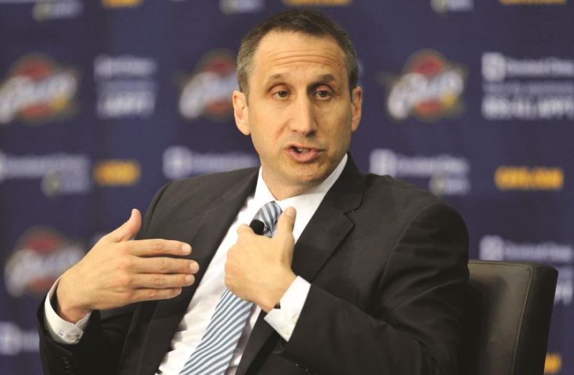 Maccabi Tel Aviv is hoping David Blatt will accept the club’s three-year offer to become its next coach in the coming days (photo credit: REUTERS)