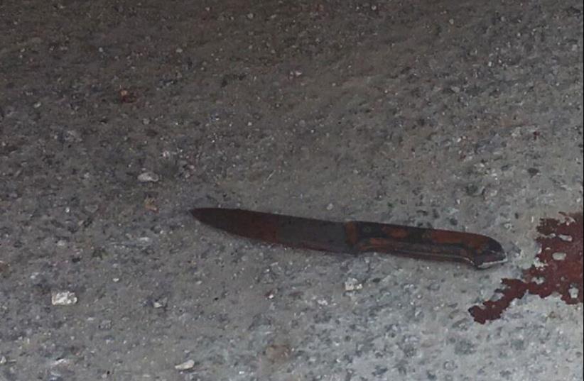 Knife from the scene of an attempted stabbing attack by a Palestinian assailant in the West Bank, July 20, 2017 (photo credit: IDF SPOKESMAN’S UNIT)