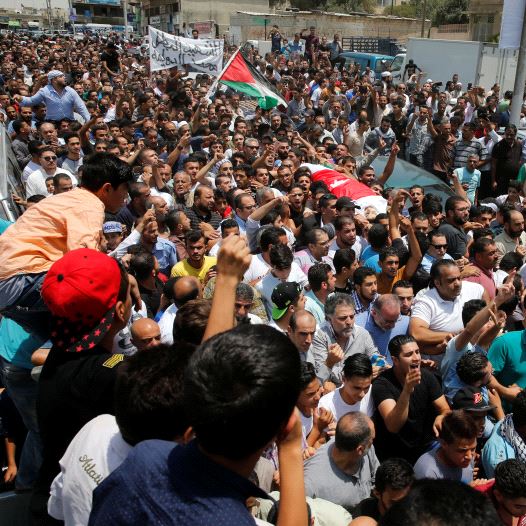 People attend the funeral of Mohammad Jawawdah in Amman, Jordan July 25, 2017 / REUTERS 