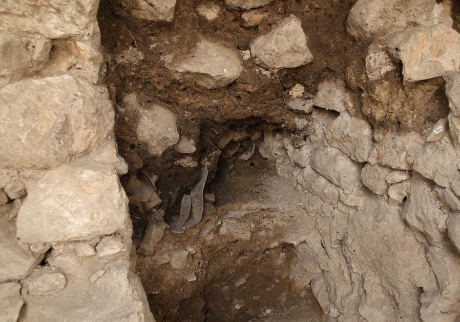 The structure in which shattered jugs were found, attesting to the destruction (COURTESY OF ELIYAHU YANAI / CITY OF DAVID ARCHIVE)