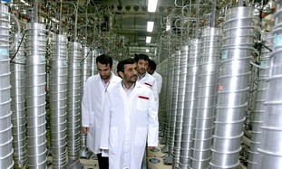 Iran's Ahmadinejad at Natanz nuclear facility