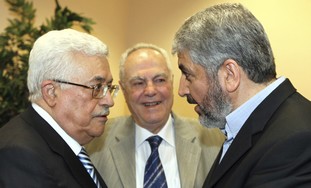 PA President Abbas and Hamas's Mashaal [file] - Photo: REUTERS/Ho New