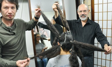 LIRON POLLACK donates hair
