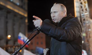 Vladimir Putin addresses supporters