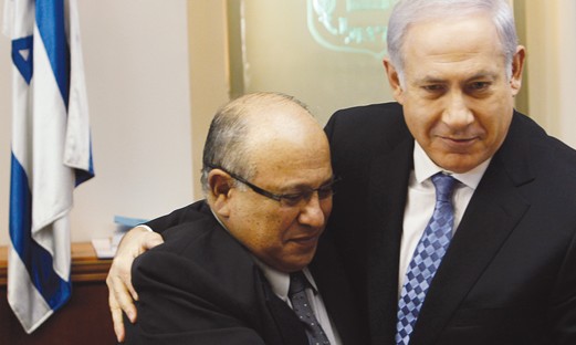 Meir Dagan with PM Binyamin Netanyahu. - Photo: REUTERS