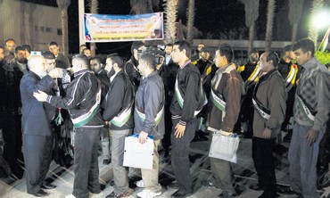 Freed Palestinian prisoners honored entering Gaza - Photo: REUTERS