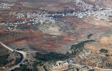 Gibeon and Nebi Samwil aerial from south (BiblePlaces.com)