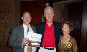 Yosef Abramowitz, Bill Clinton in Haiti
