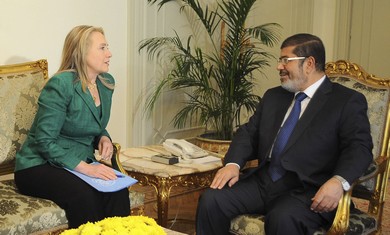 Clinton and Egypt's President Morsi - Photo: REUTERS
