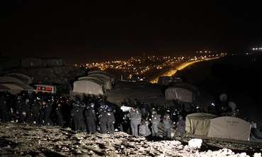 Police prepare to evacuate Palestinian E1 outpost