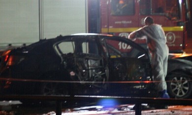 Shell of vehicle after car bomb went off in south Tel Aviv, Feb 9 (Ben Hartman)