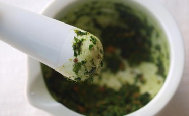 Parsley pistachio pesto made with mortar and pestle (Gayle Squires)