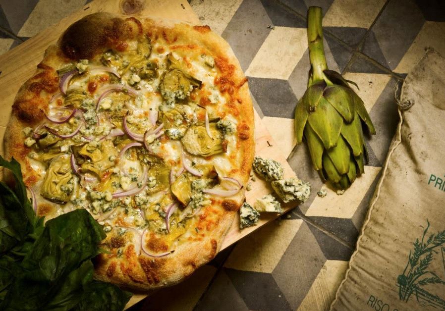 Bianca-artichoke pizza at Piazza (Ben Yoster)