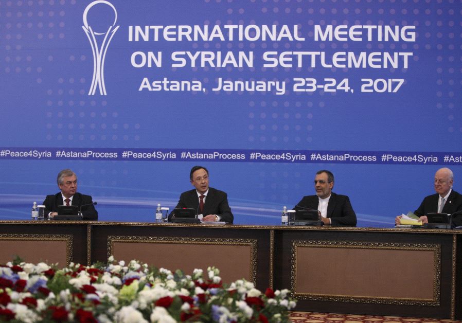  Kazakh Foreign Minister Kairat Abdrakhmanov (C) and U.N. special envoy for Syria Staffan de Mistura (R) attend a news conference following Syria peace talks in Astana, Kazakhstan