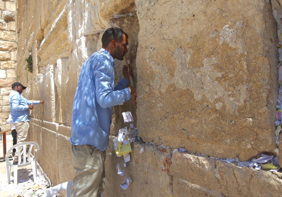  Cleaning at the Western Wall (Marc Israel Sellem)