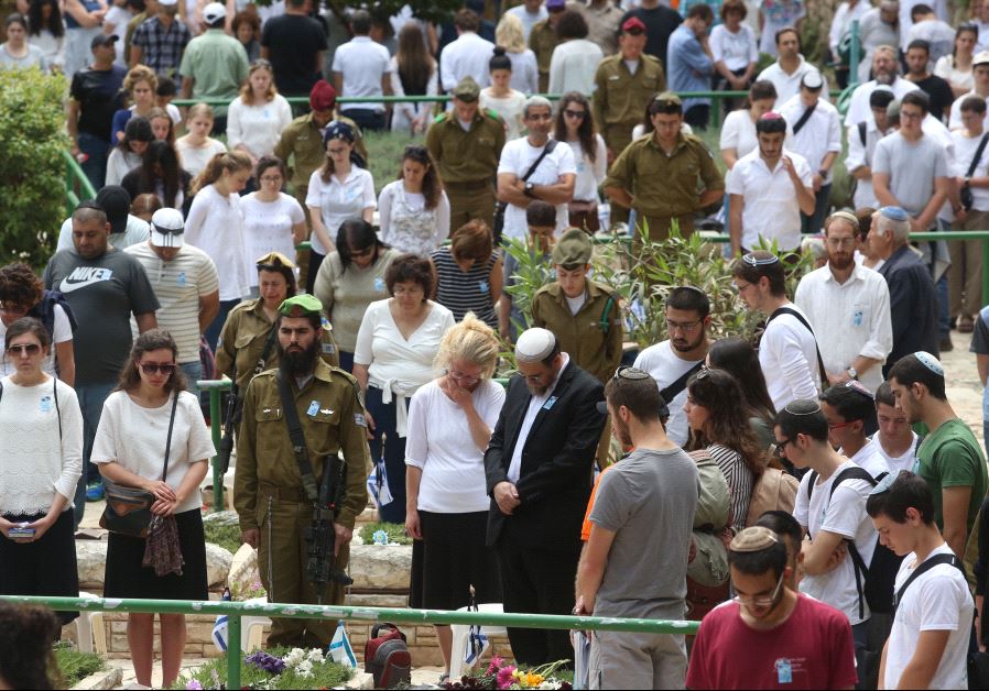 Crowds at the official Memorial Day State Ceremony at Mt. Herzl Cemetery in Jerusalem (MARC ISRAEL SELLEM)‏