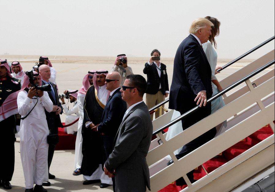 US President Donald Trump and first lady Melania Trump board Air Force One to depart for Israel from King Khalid International Airport in Riyadh, Saudi Arabia May 22, 2017 (Reuters)