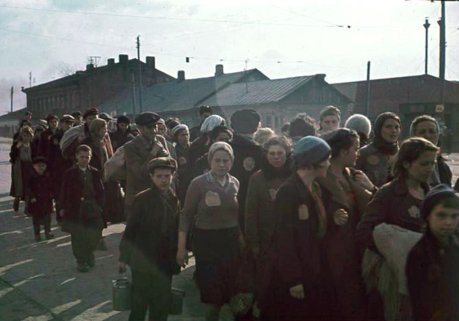 Jews in the Minsk Ghetto, 1941 (Bundesarchiv, N 1576 Bild-006 / Herrmann, Ernst)