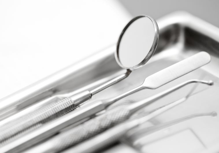 New Jersey Jewish dentist goes viral performing magic tricks Diaspora