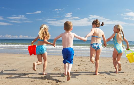 Children on beach vacation (illustrative) (credit: ING IMAGE/ASAP)