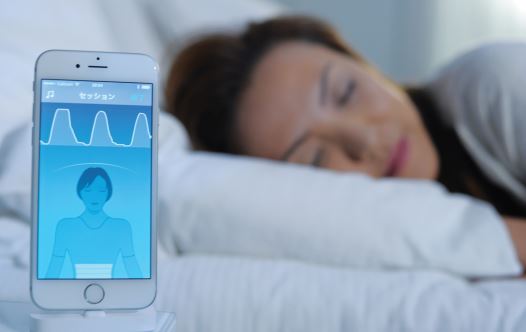 The 2breathe device and app records and modifies breathing rates for better sleep (credit: 2BREATHE)