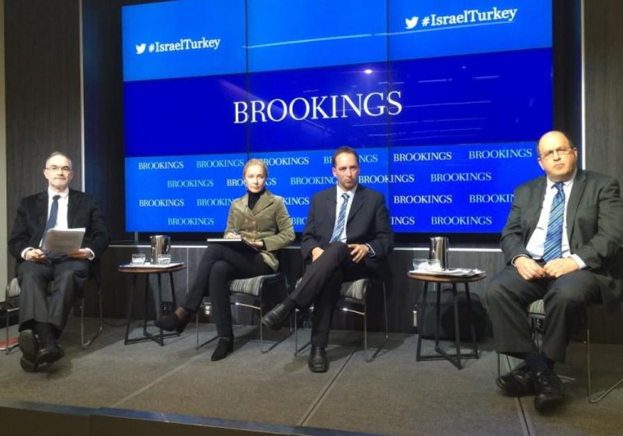 From left to right: Kemal Kirisci-Brookings Institution, Sylvia Tiryaki - GPoT Center, Nimrod Goren 