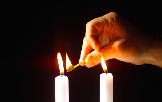Shabbat candles (credit: ING IMAGE/ASAP)