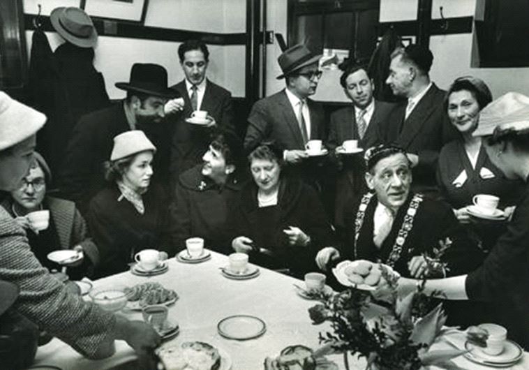 Members of the community with Robert Briscoe, the first Jewish lord mayor of Dublin, 1957