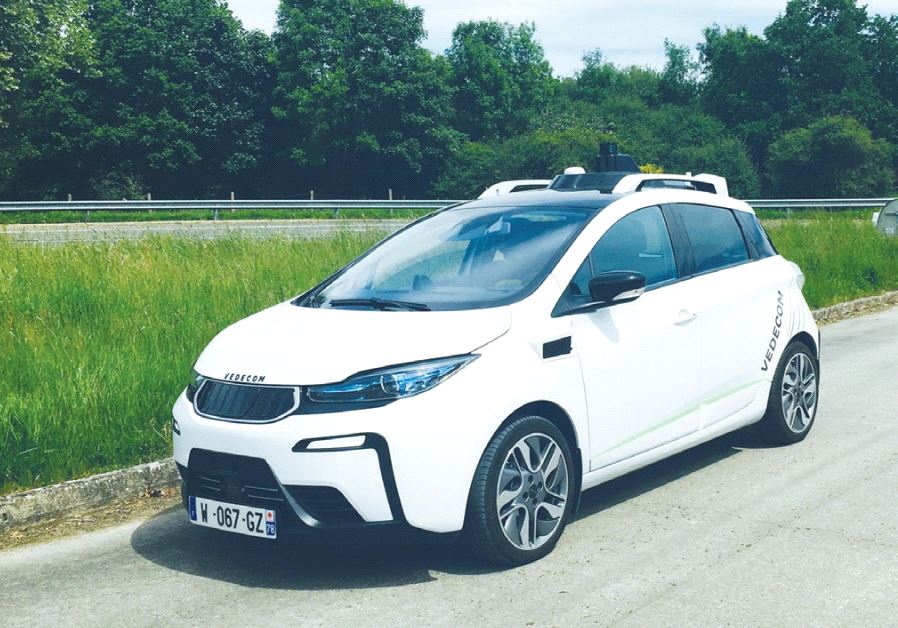 VEDECOM’S AUTONOMOUS VEHICLE is designed to detect ground markings, recognize signs and adjust speed according to traffic signals, road obstacles and other vehicles. (credit: VEDECOM)