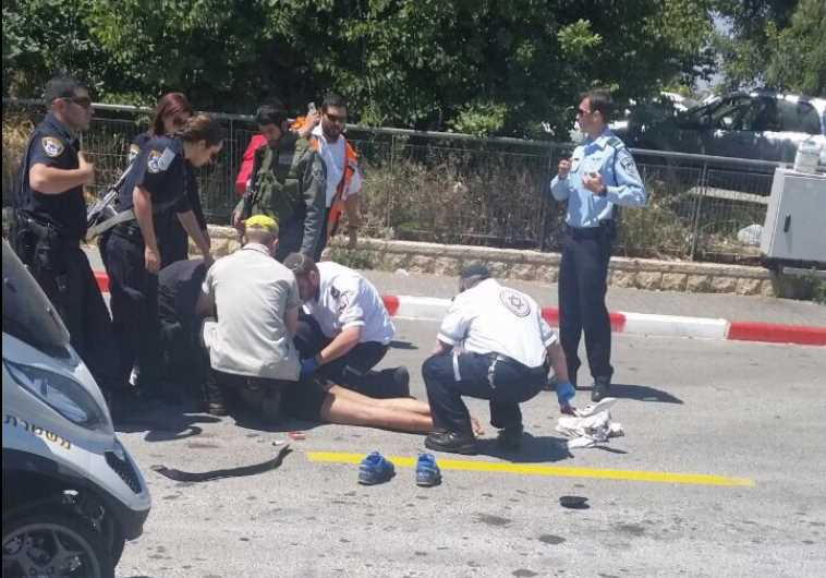 Scene of attempted stabbing attack at Jerusalem light rail station‏.