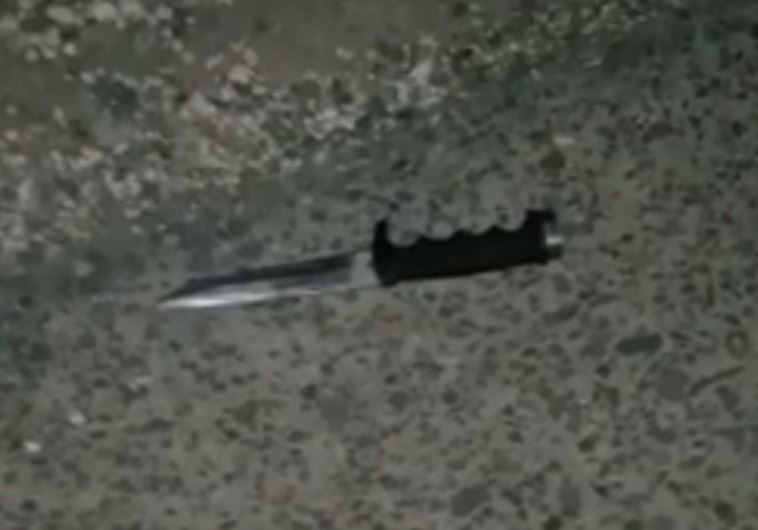 Stabbing attack on highway 443, terrorist shot‏ | The Jerusalem Post