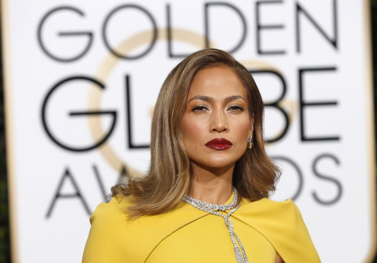 Actress Jennifer Lopez arrives at the 73rd Golden Globe Awards in Beverly Hills, California January 10, 2016. 