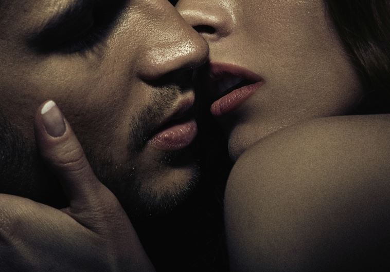 Playboy yalangoch baxtli qizlar