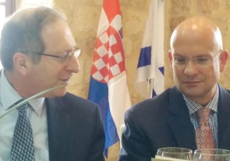 THE FOREIGN MINISTRY’S Aviv Shiran (left) with outgoing Croatian Ambassador Pjer Simunovic.
