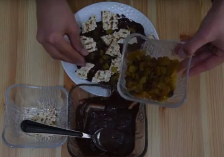 What do IDF soldiers do to play up their matza?