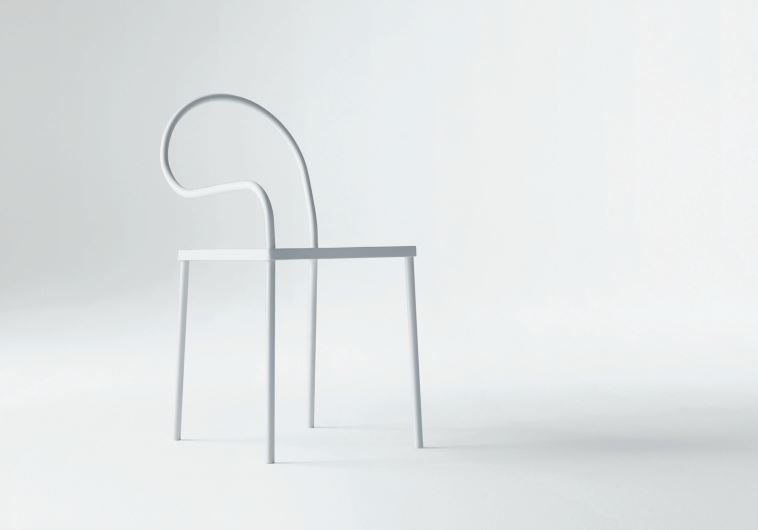 ‘Softer than Steel’ – The addition of surprising angles and directions to metal rods gives them a new functionality and a light, flexible feel