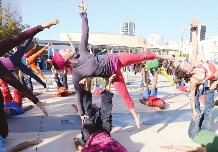 The instructor at the record-setting flash mob in Tel Aviv’s Habima Square this past March