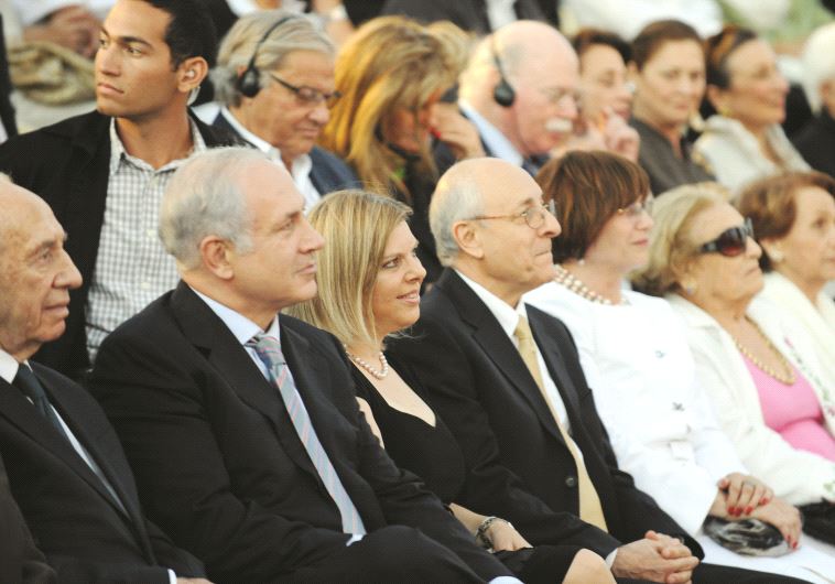 Yitshak Molcho aux côtés de Benjamin et Sara Netanyahou